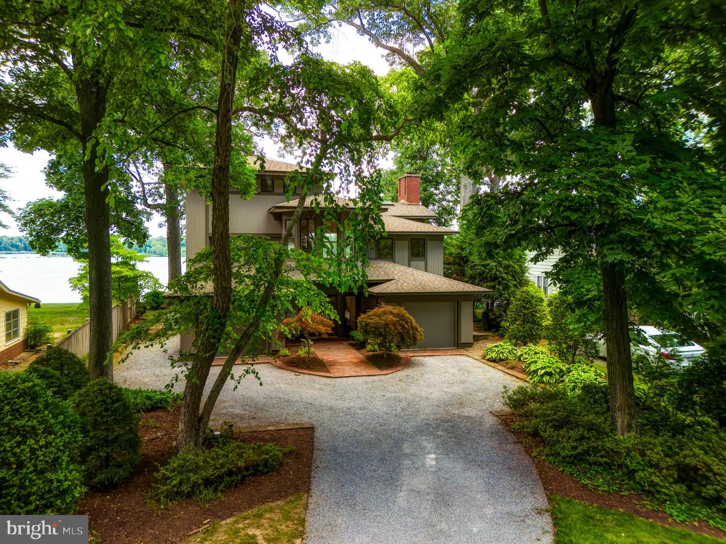 2930 Edgewater Dr
