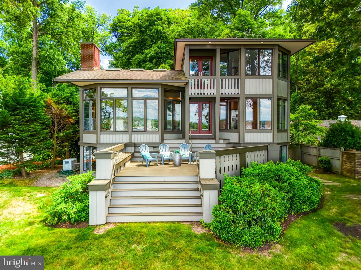 2930 Edgewater Dr