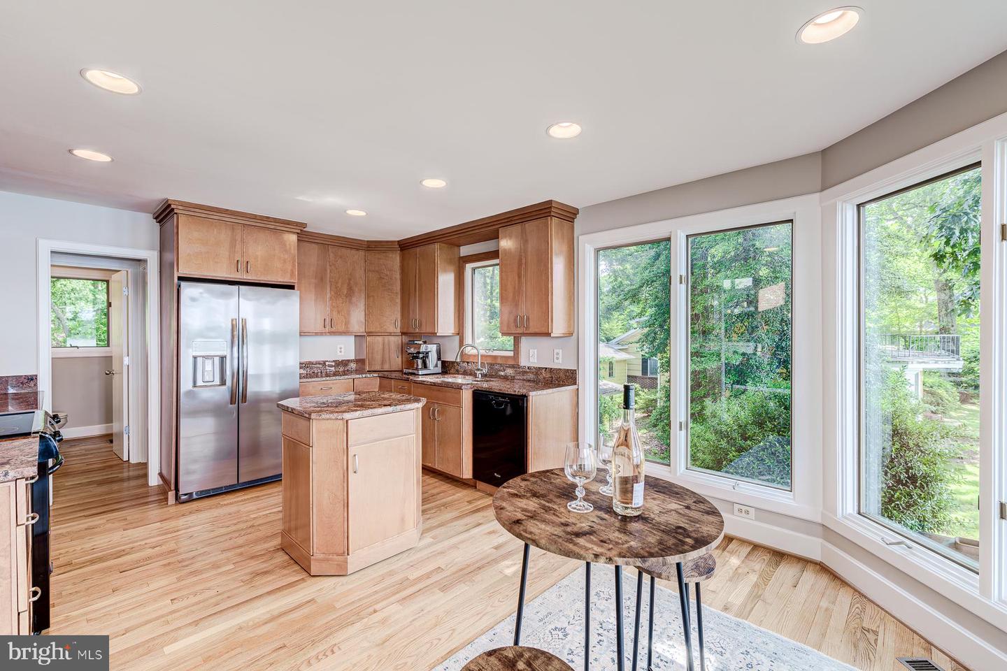 2930 Edgewater Dr