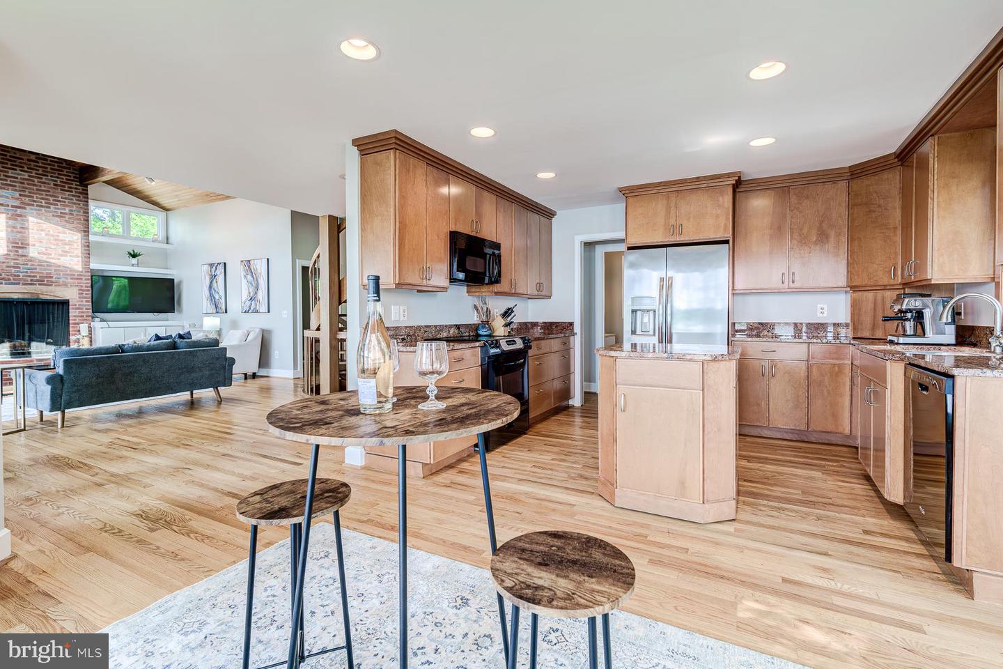 2930 Edgewater Dr