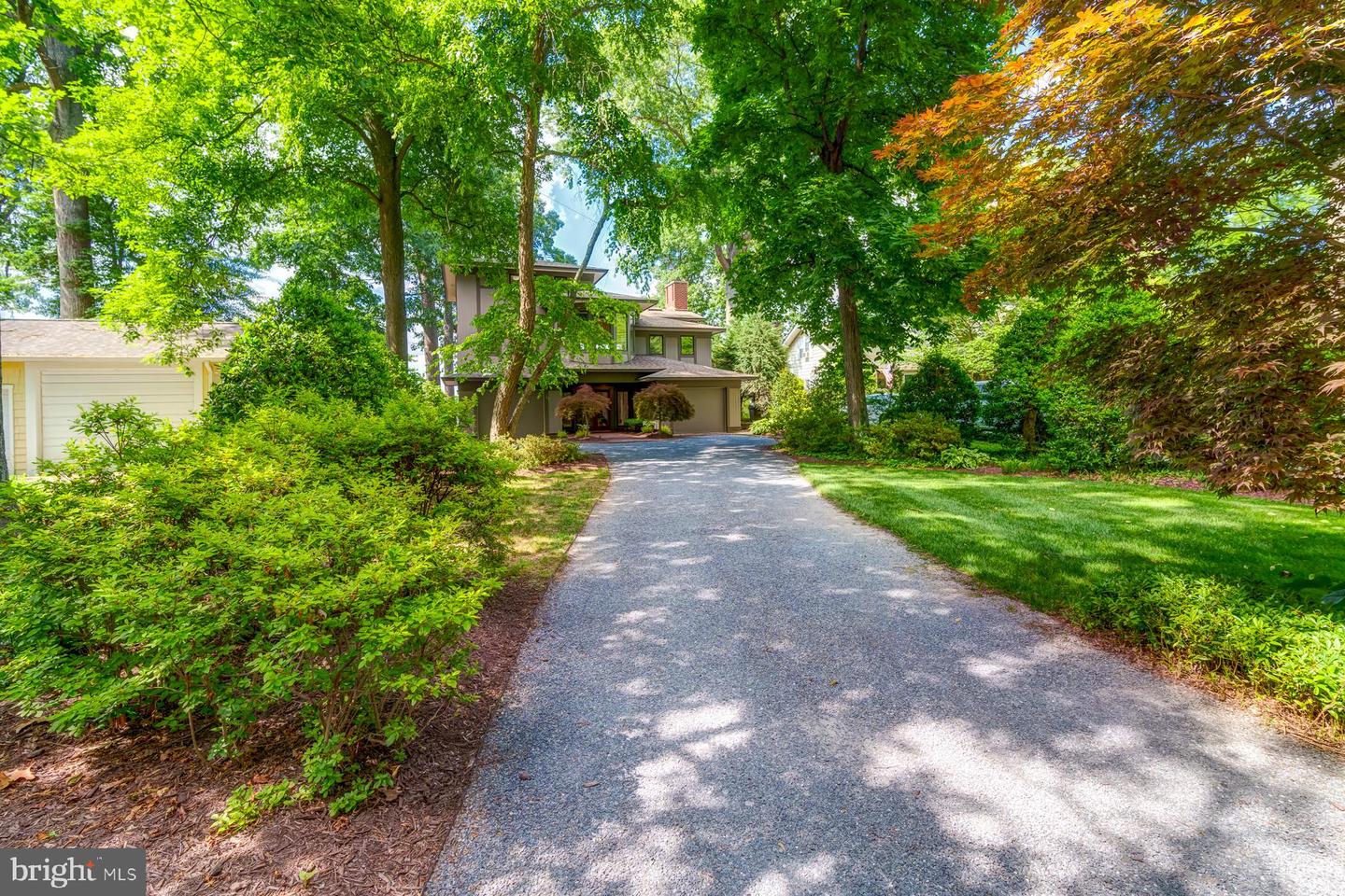 2930 Edgewater Dr