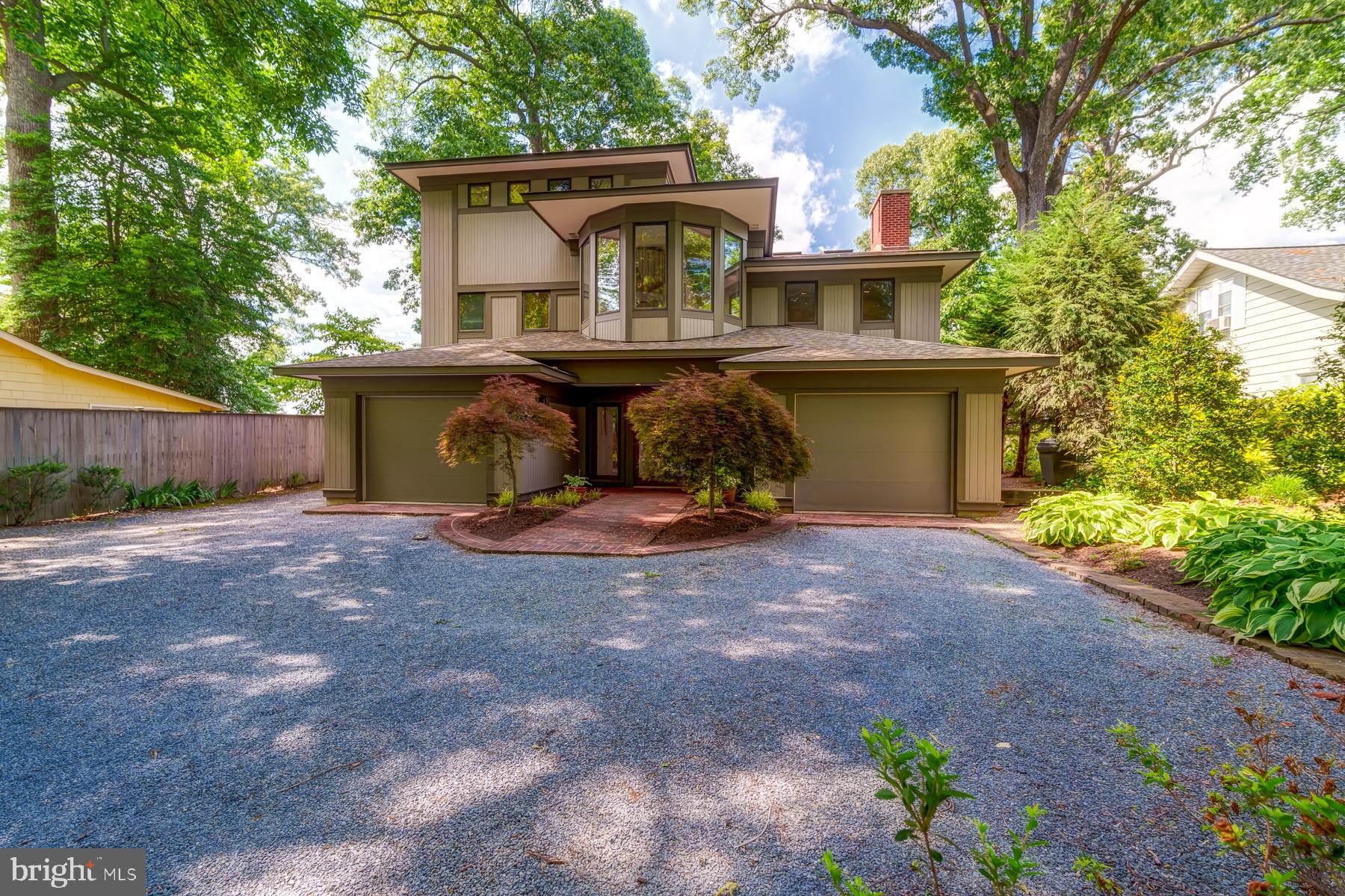 2930 Edgewater Dr