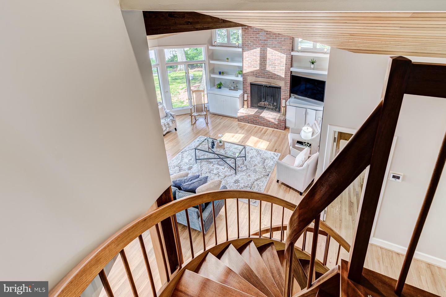2930 Edgewater Dr