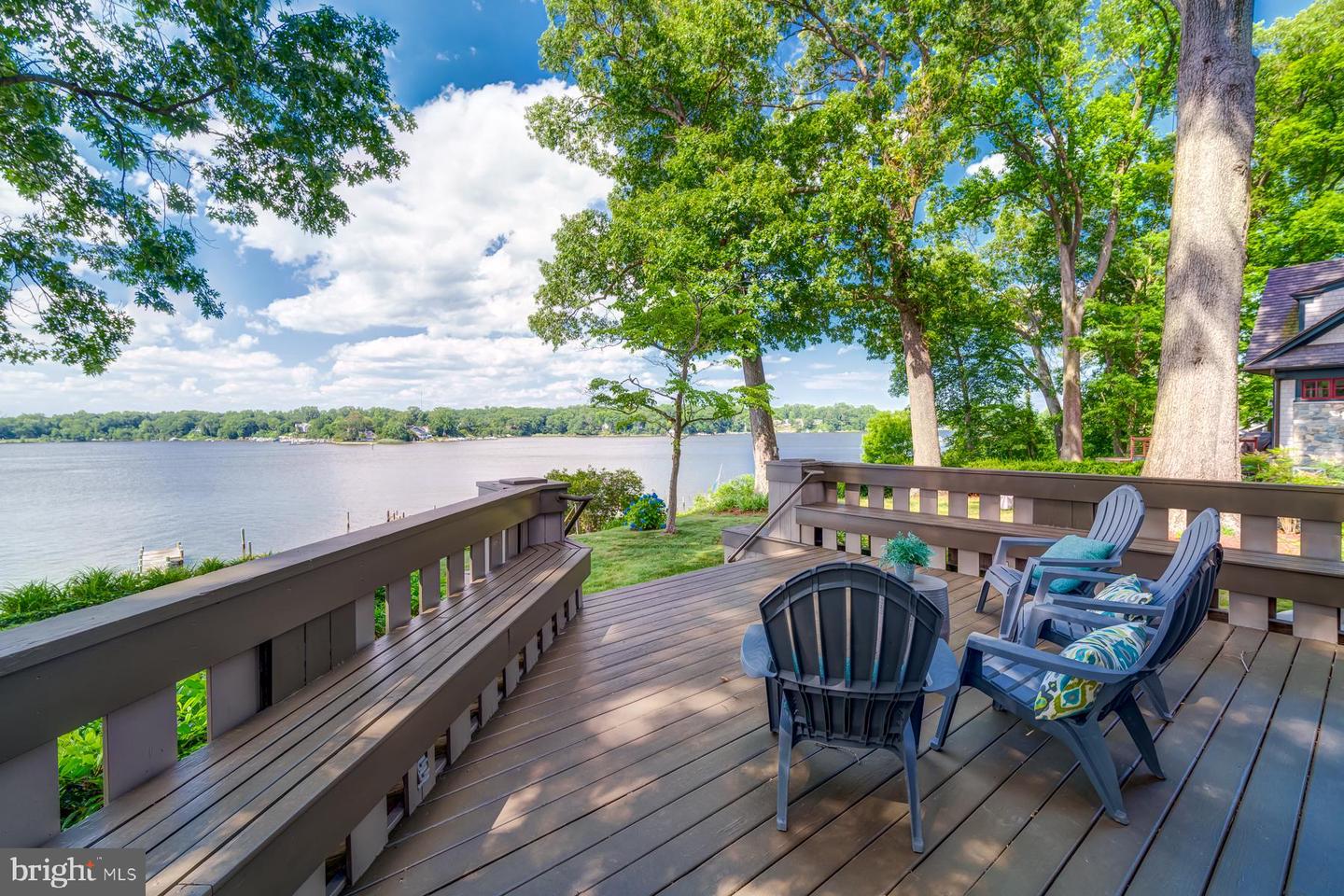 2930 Edgewater Dr