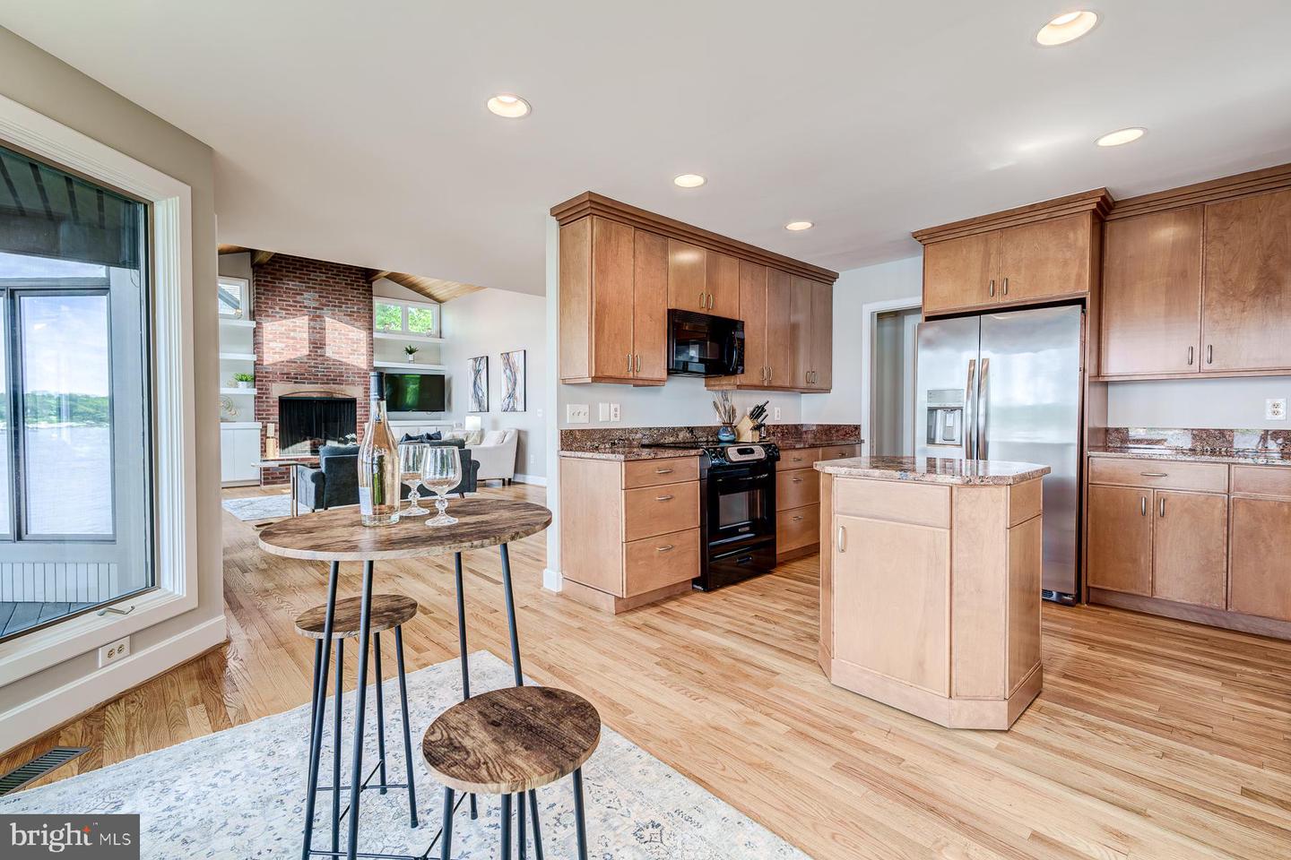 2930 Edgewater Dr