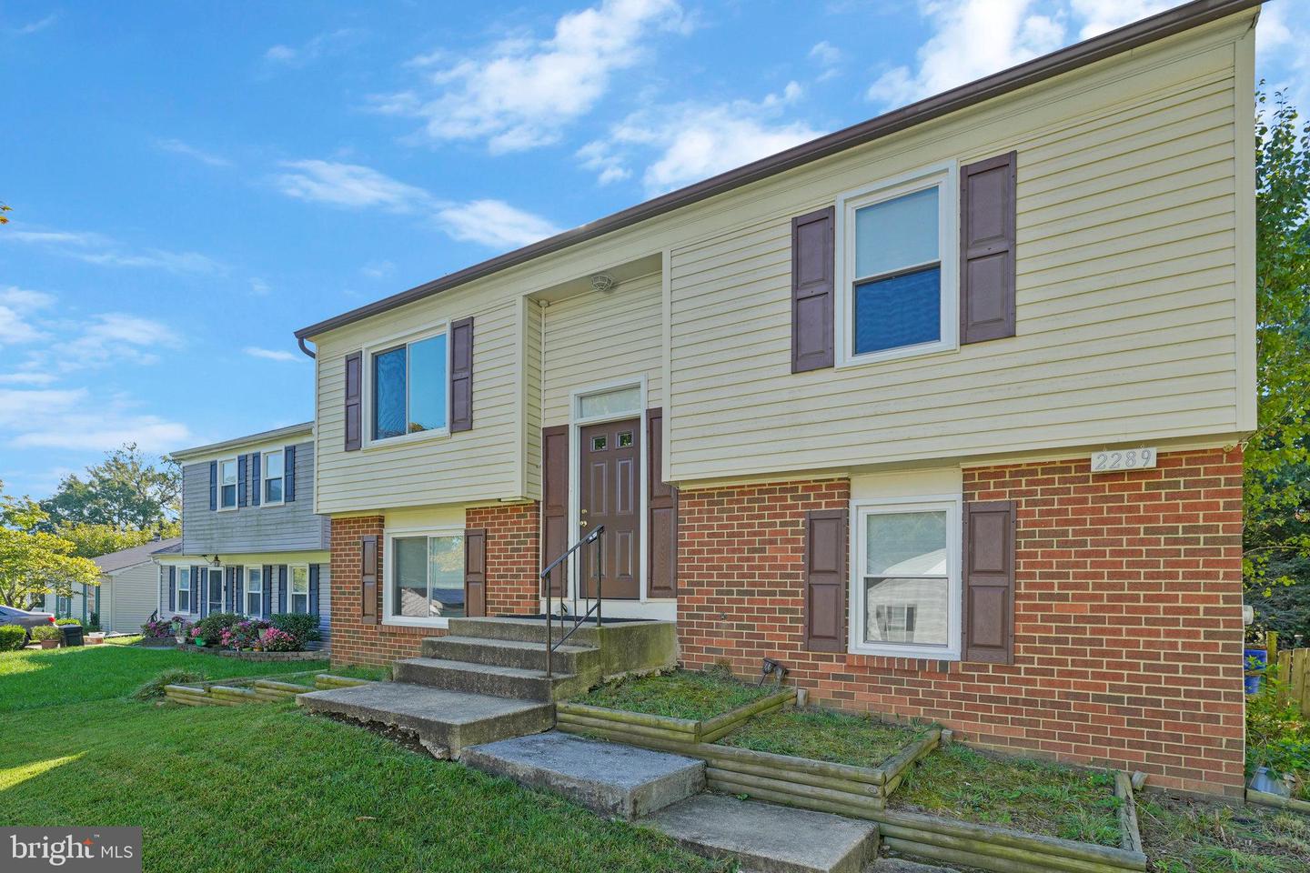 2289 Vine Hill Ct