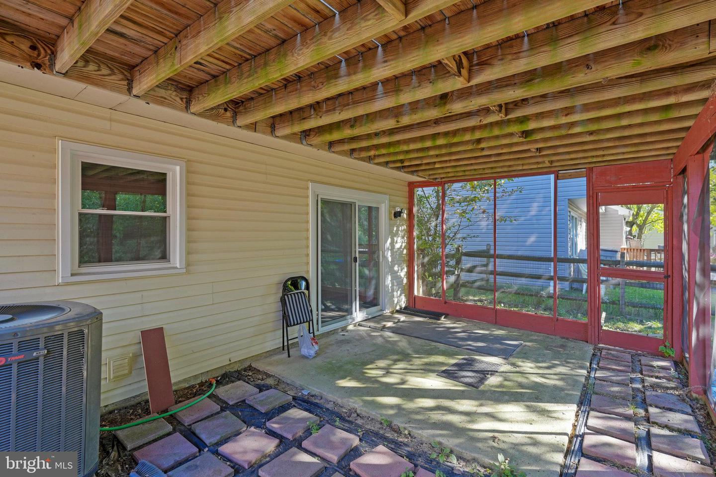 2289 Vine Hill Ct