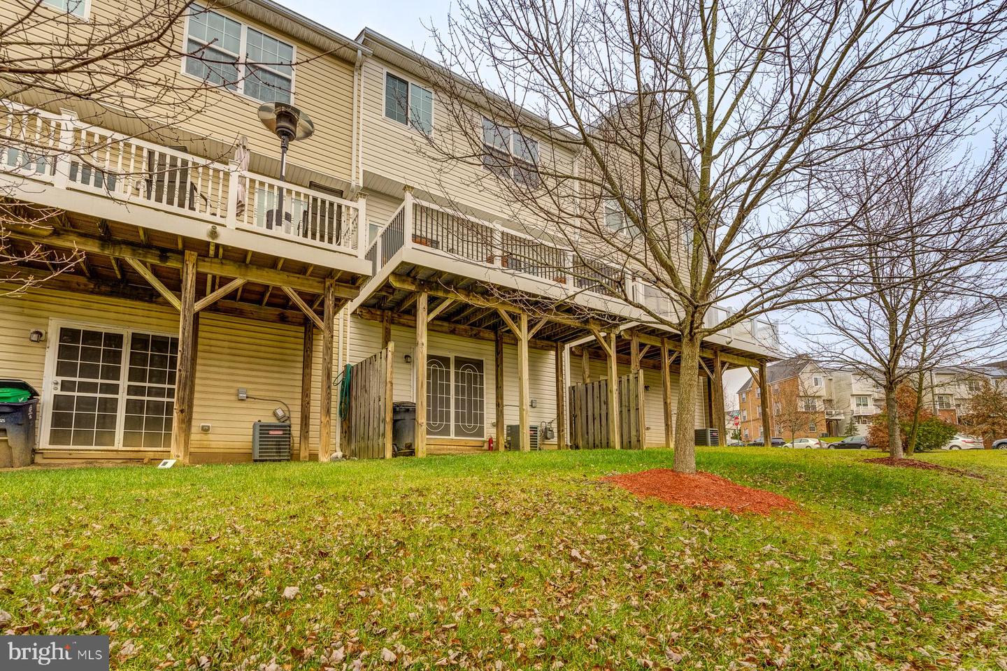 108 Gray St