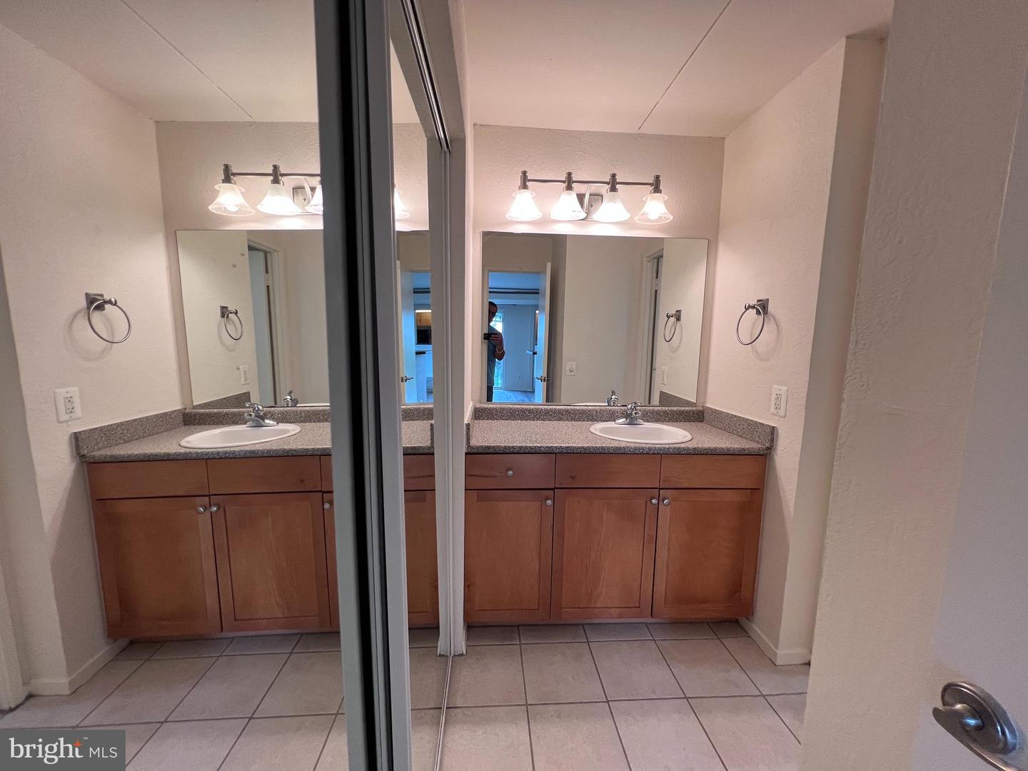 75 S REYNOLDS ST #304