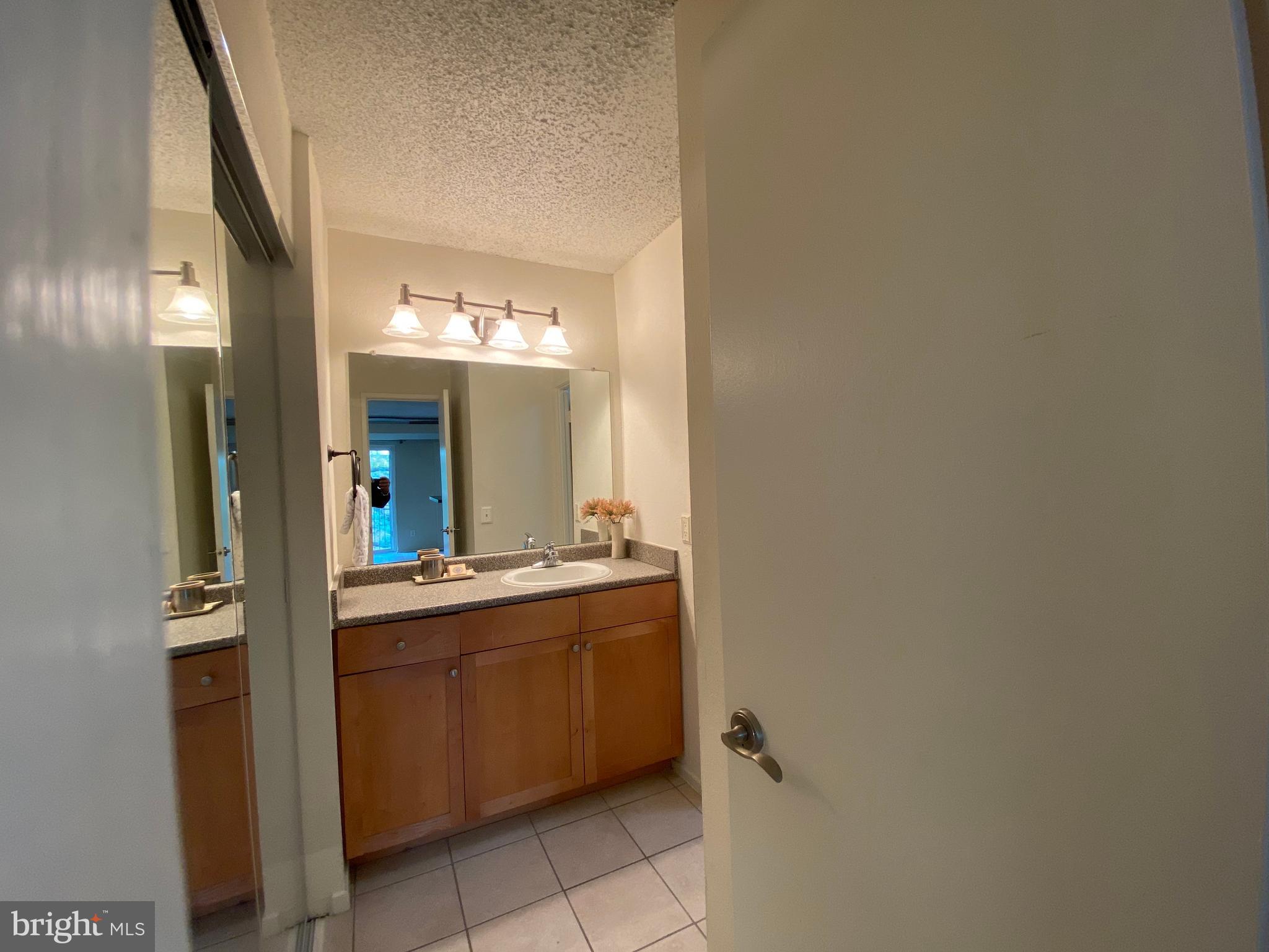 60 S VAN DORN ST #517