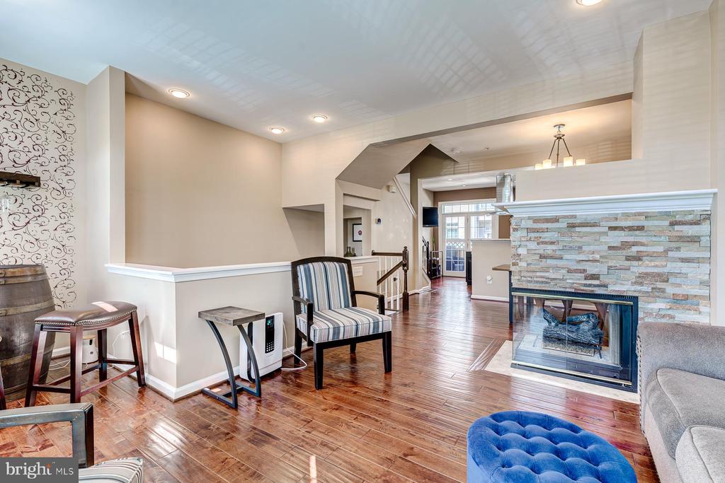 938 Harrison Cir