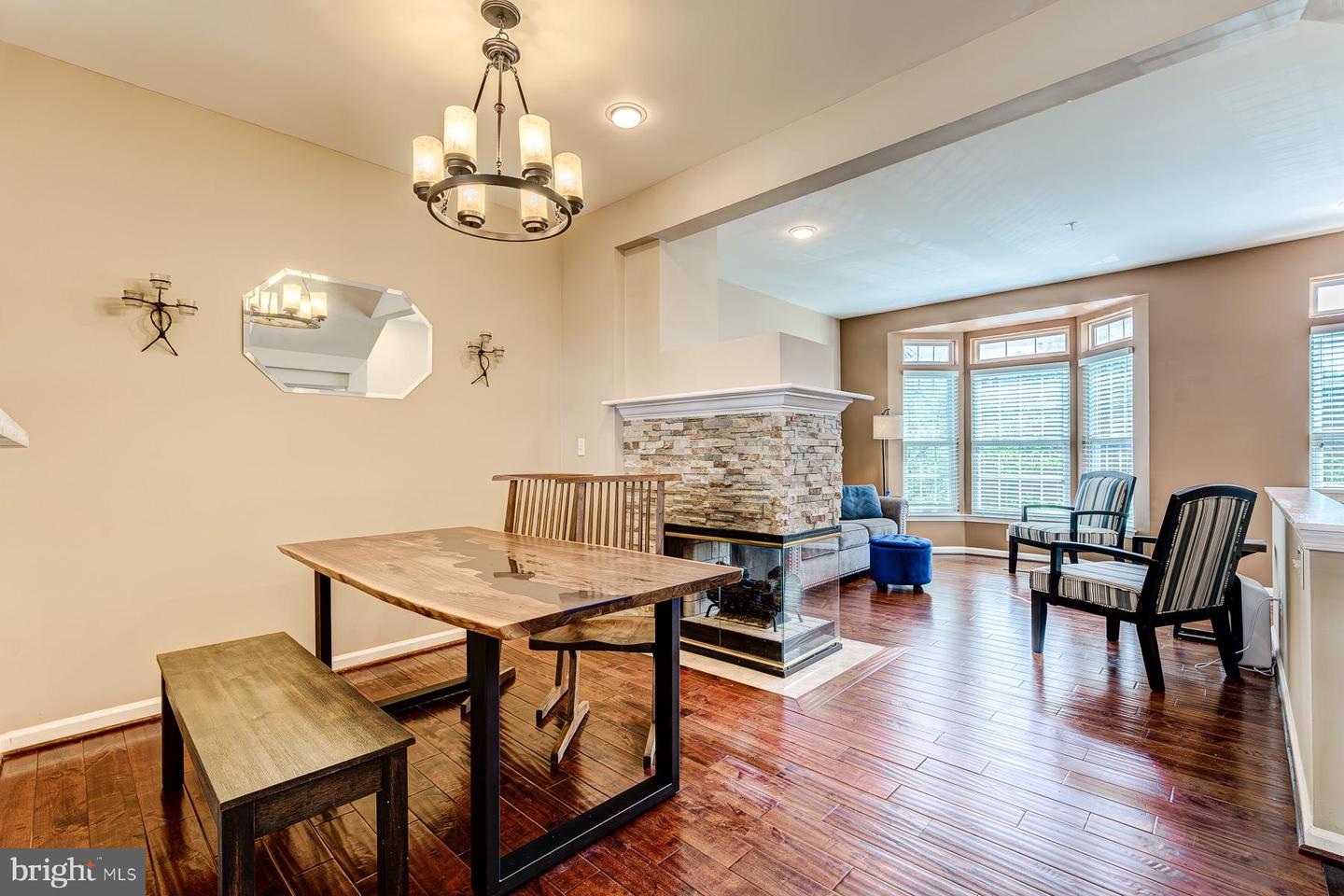 938 Harrison Cir