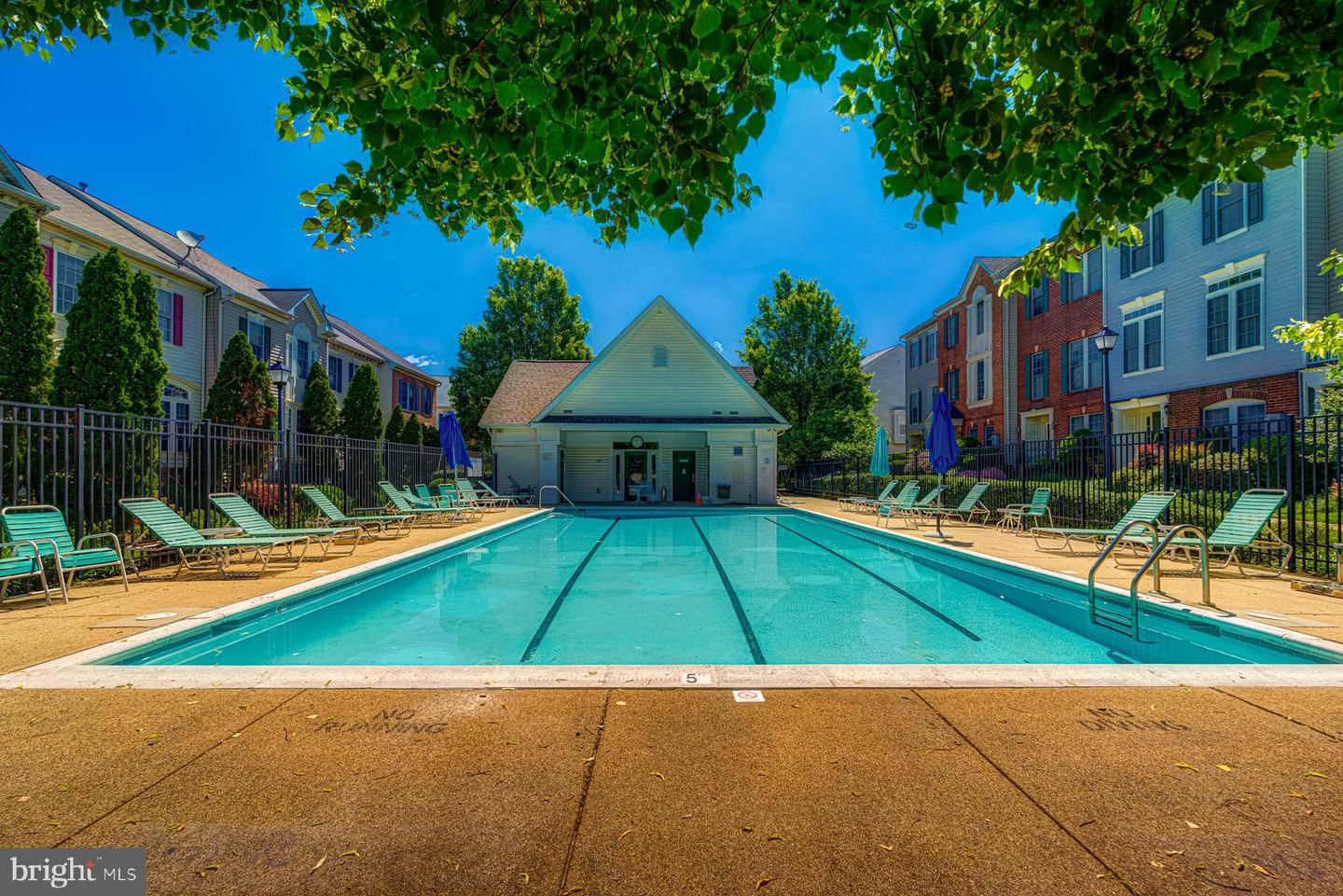 938 Harrison Cir