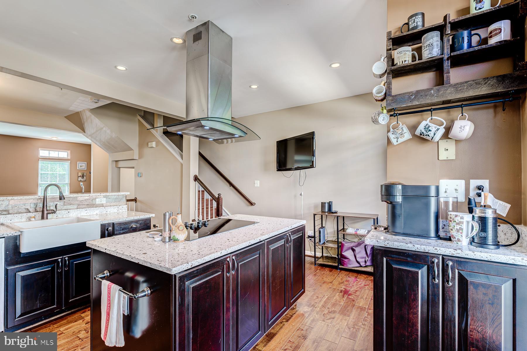 938 Harrison Cir