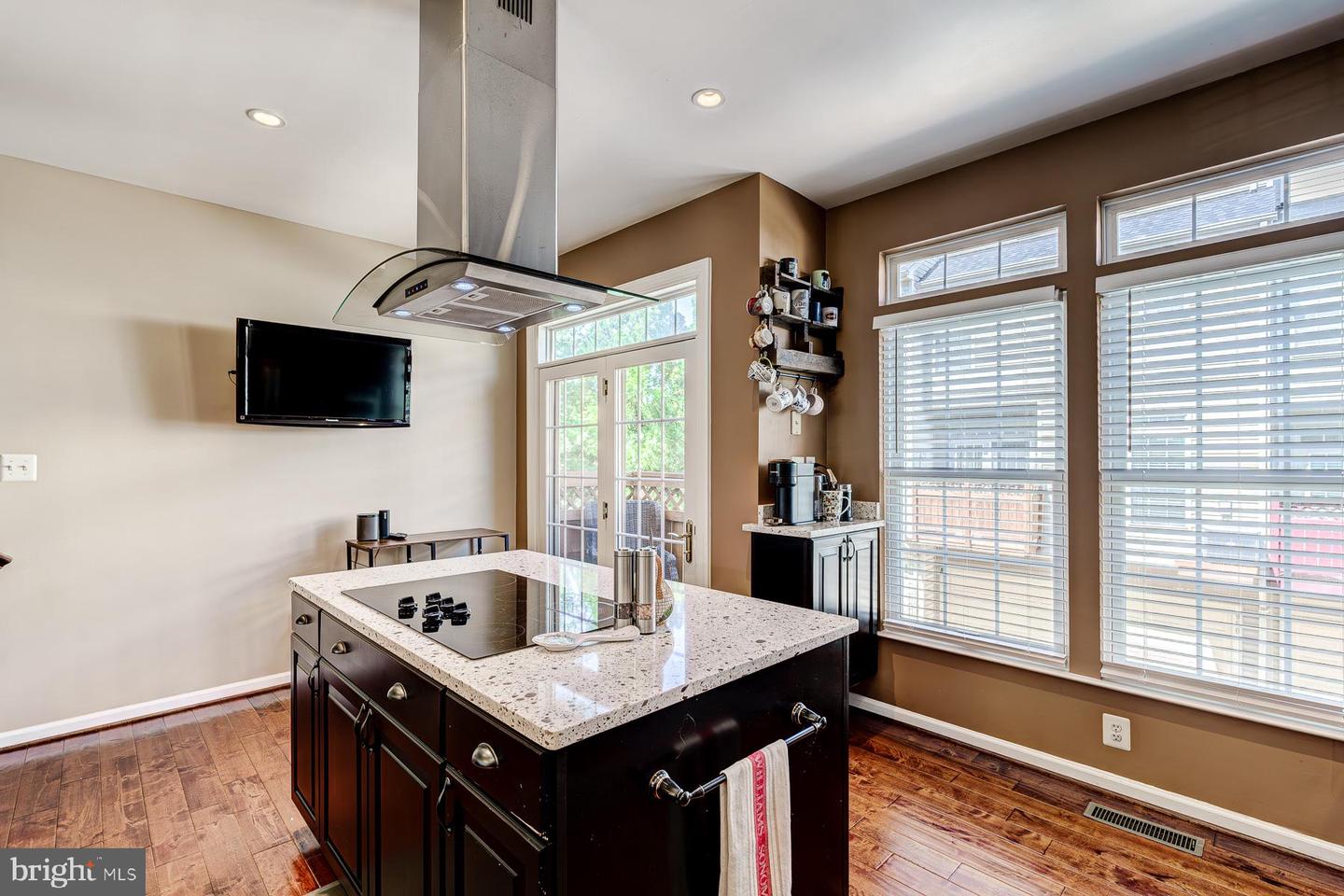 938 Harrison Cir