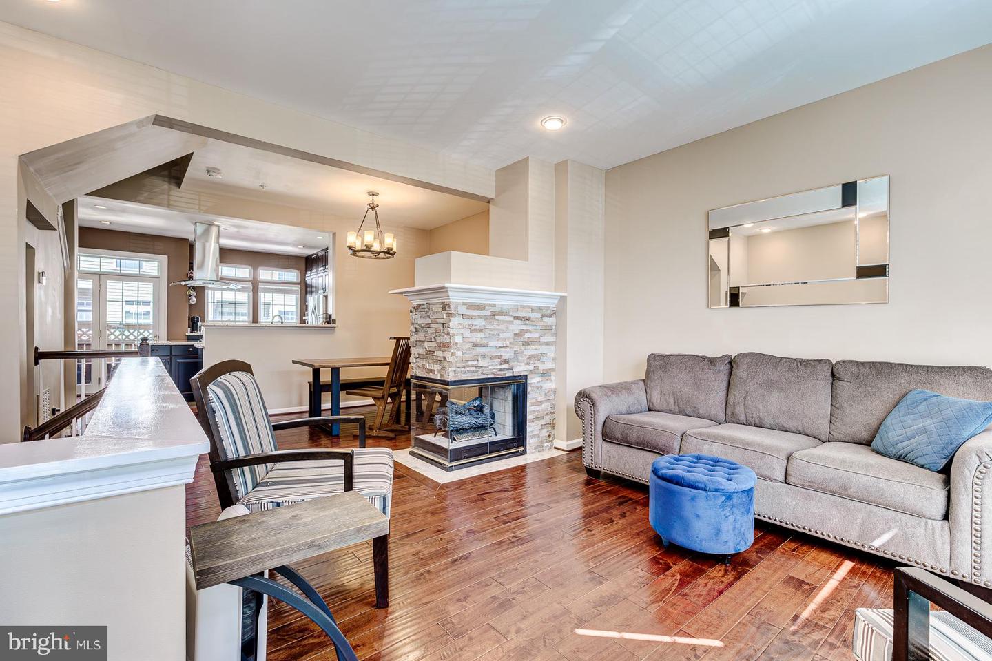 938 Harrison Cir