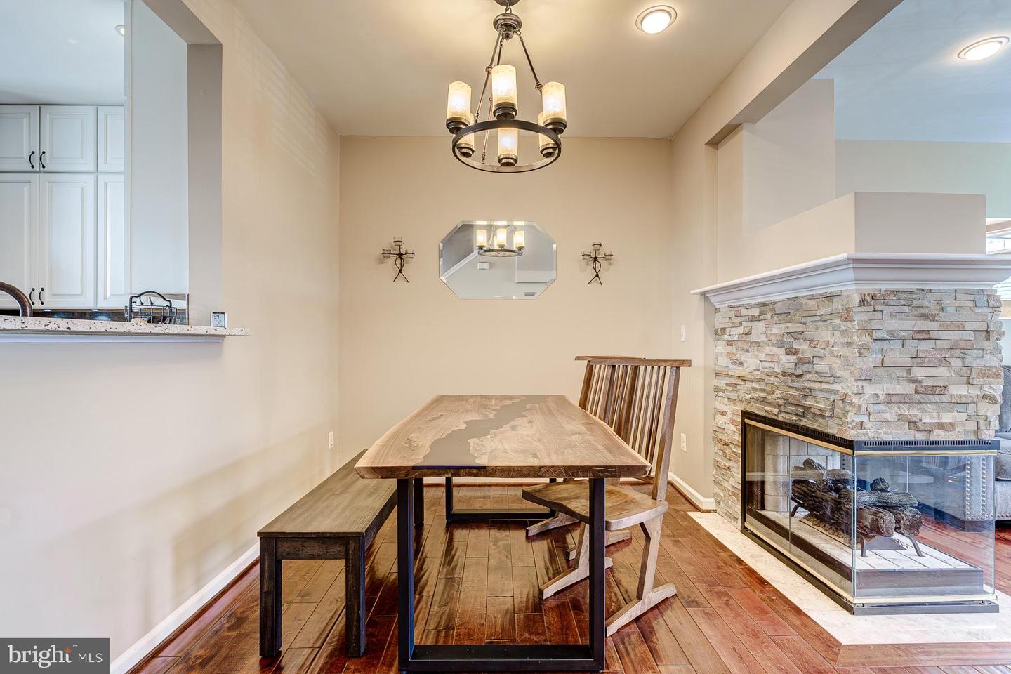 938 Harrison Cir
