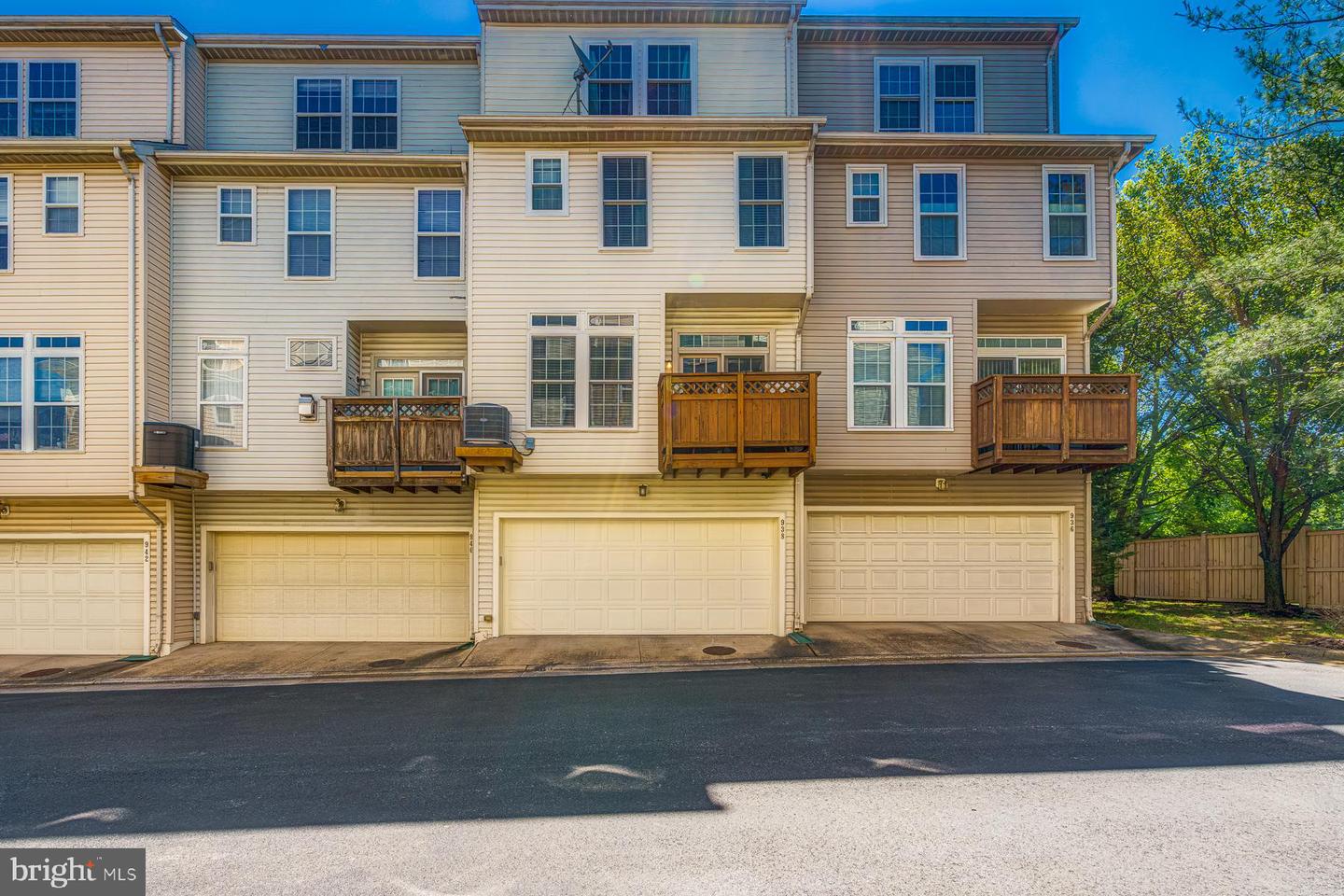 938 Harrison Cir