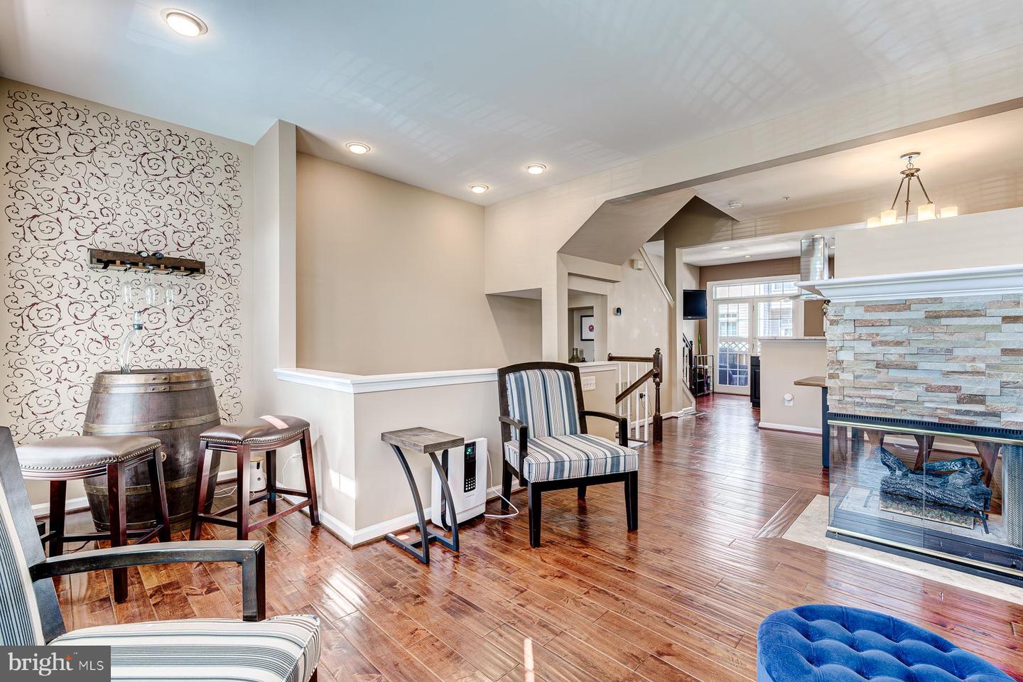938 Harrison Cir