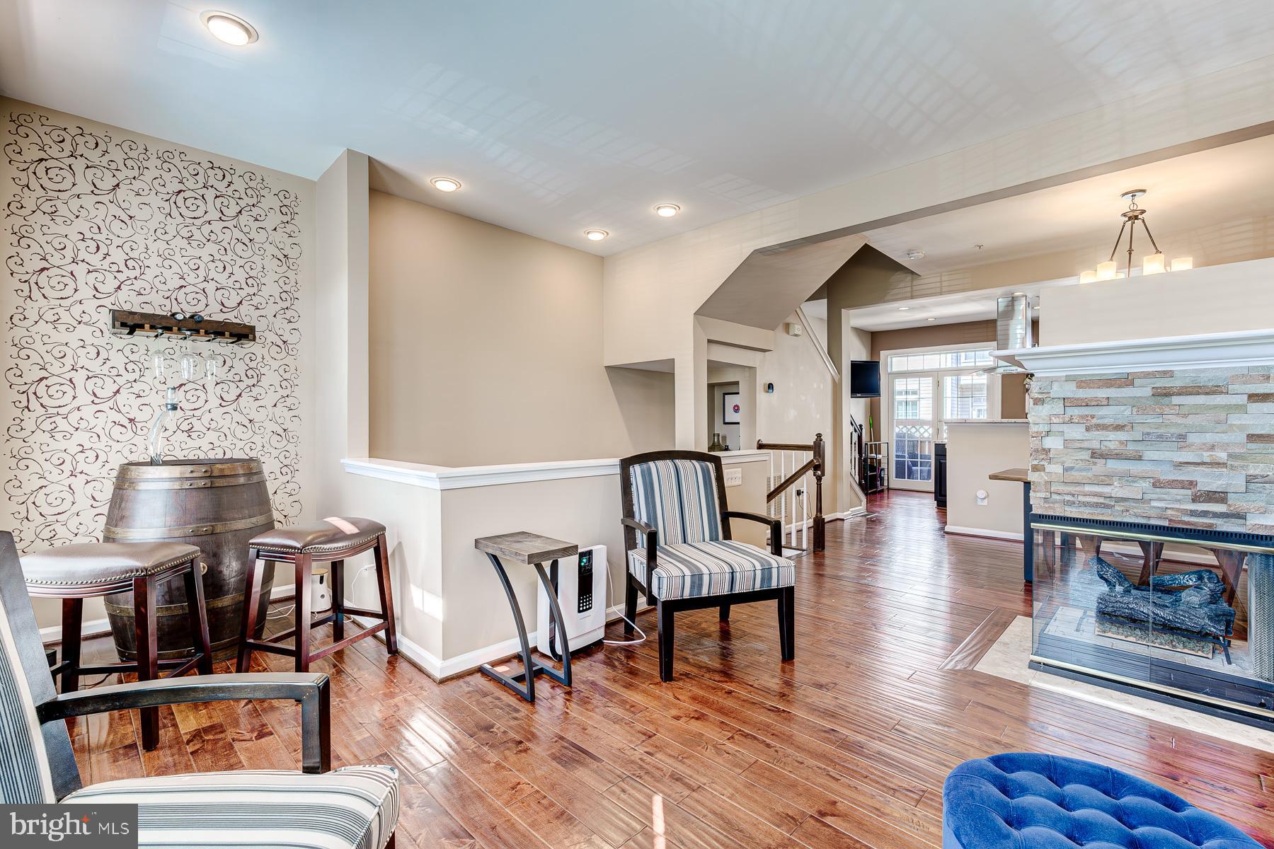 938 Harrison Cir