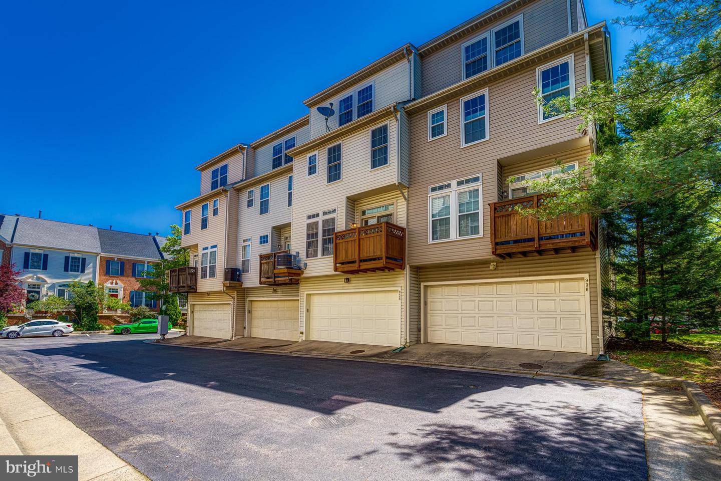 938 Harrison Cir