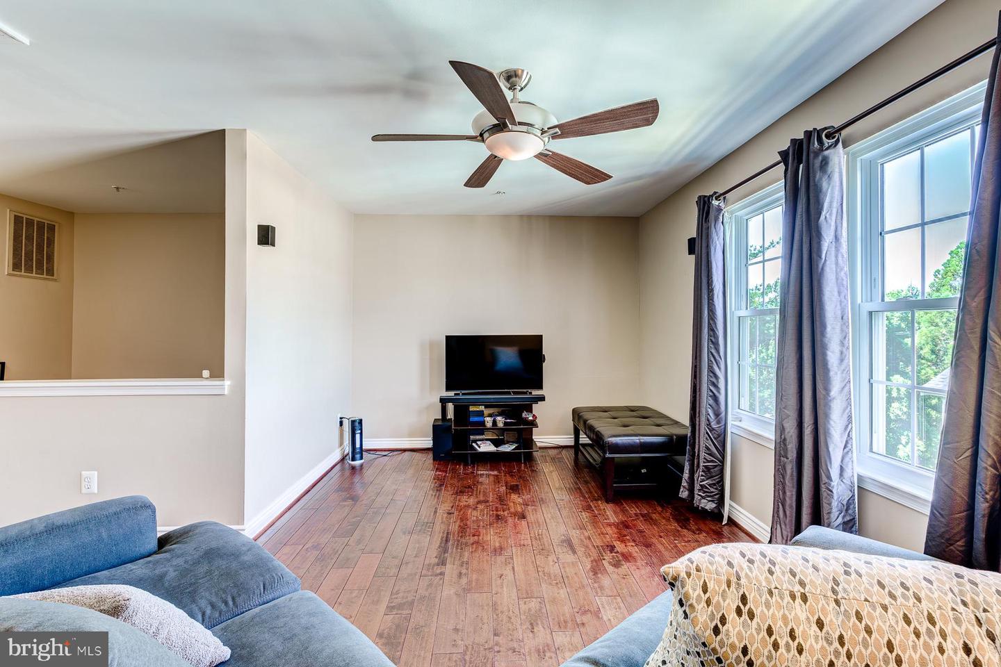 938 Harrison Cir