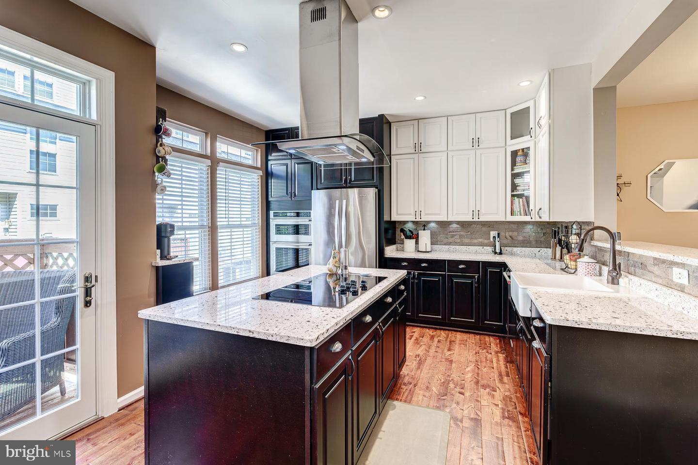 938 Harrison Cir