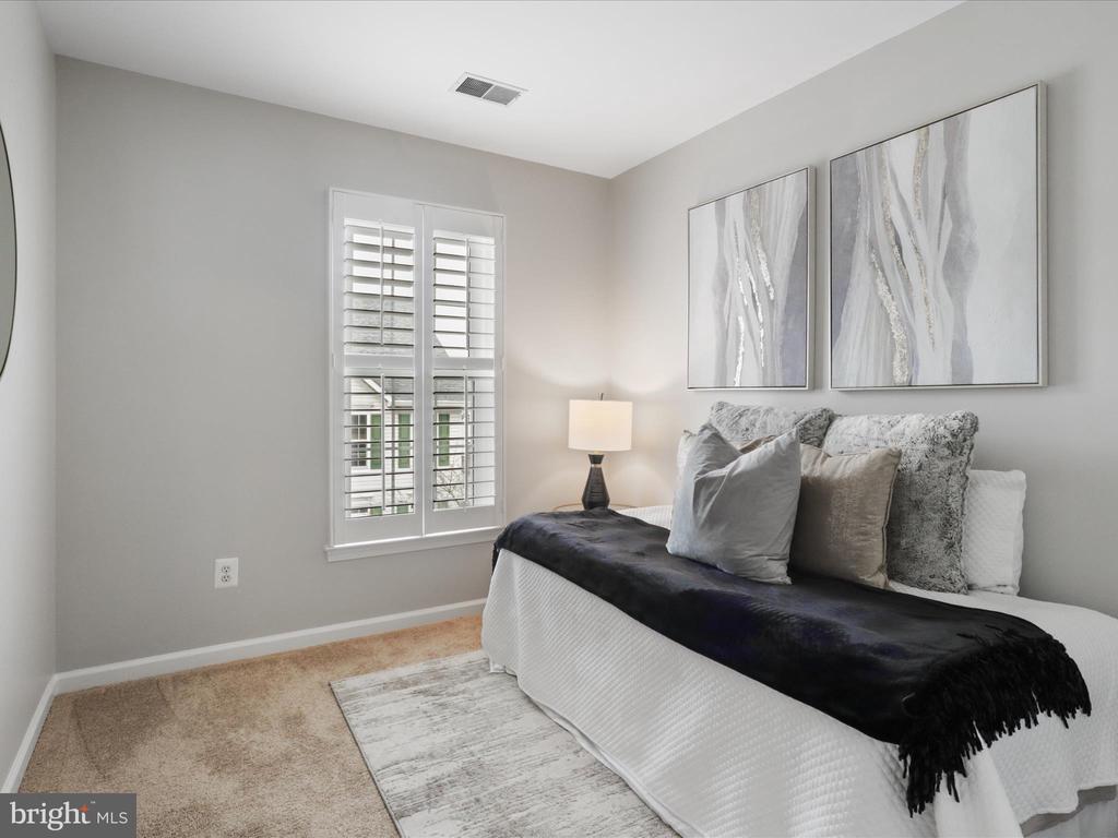 1010 Harrison Cir