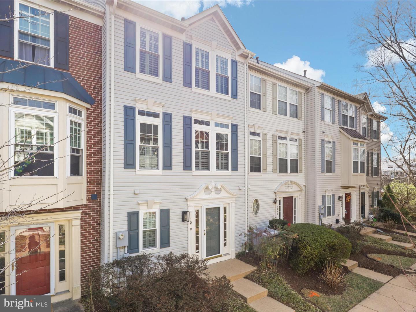 1010 Harrison Cir