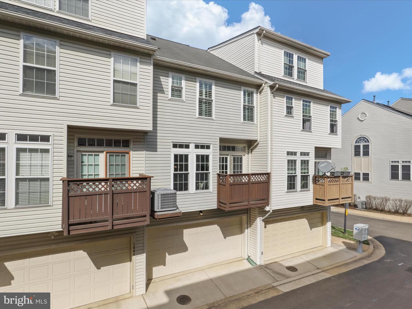1010 Harrison Cir