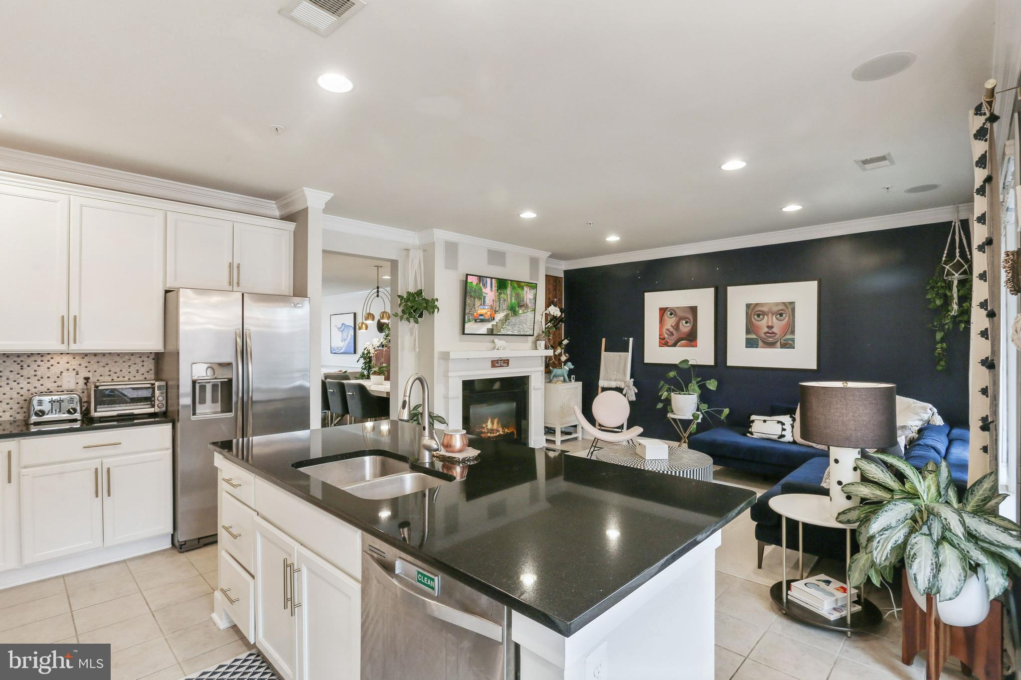 2117 RICHMOND HWY #102