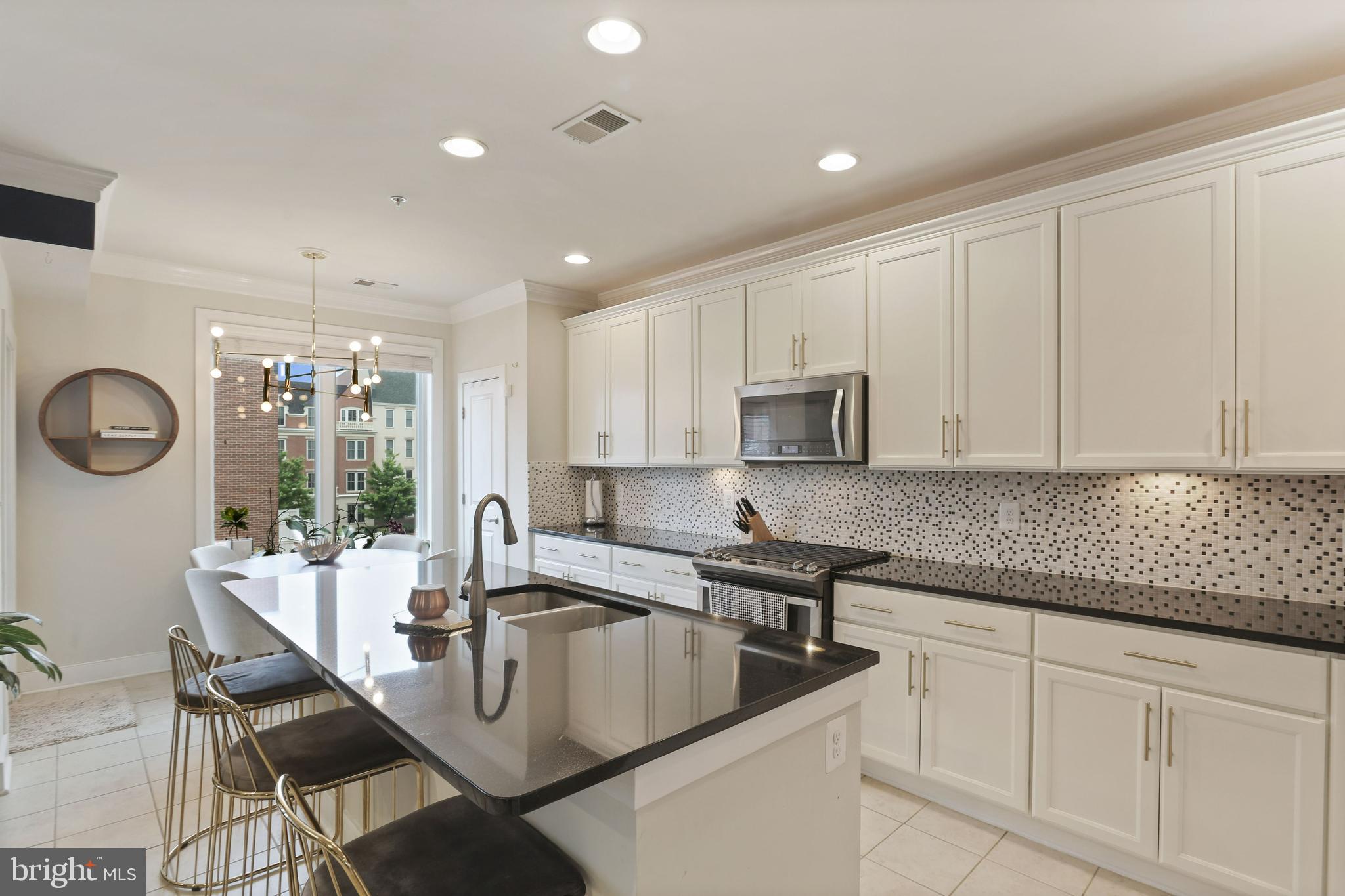 2117 RICHMOND HWY #102