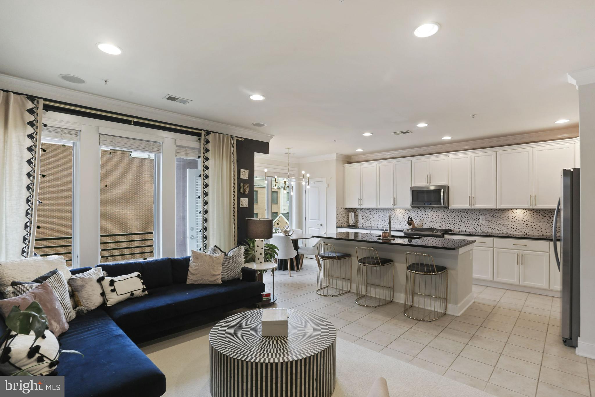 2117 RICHMOND HWY #102