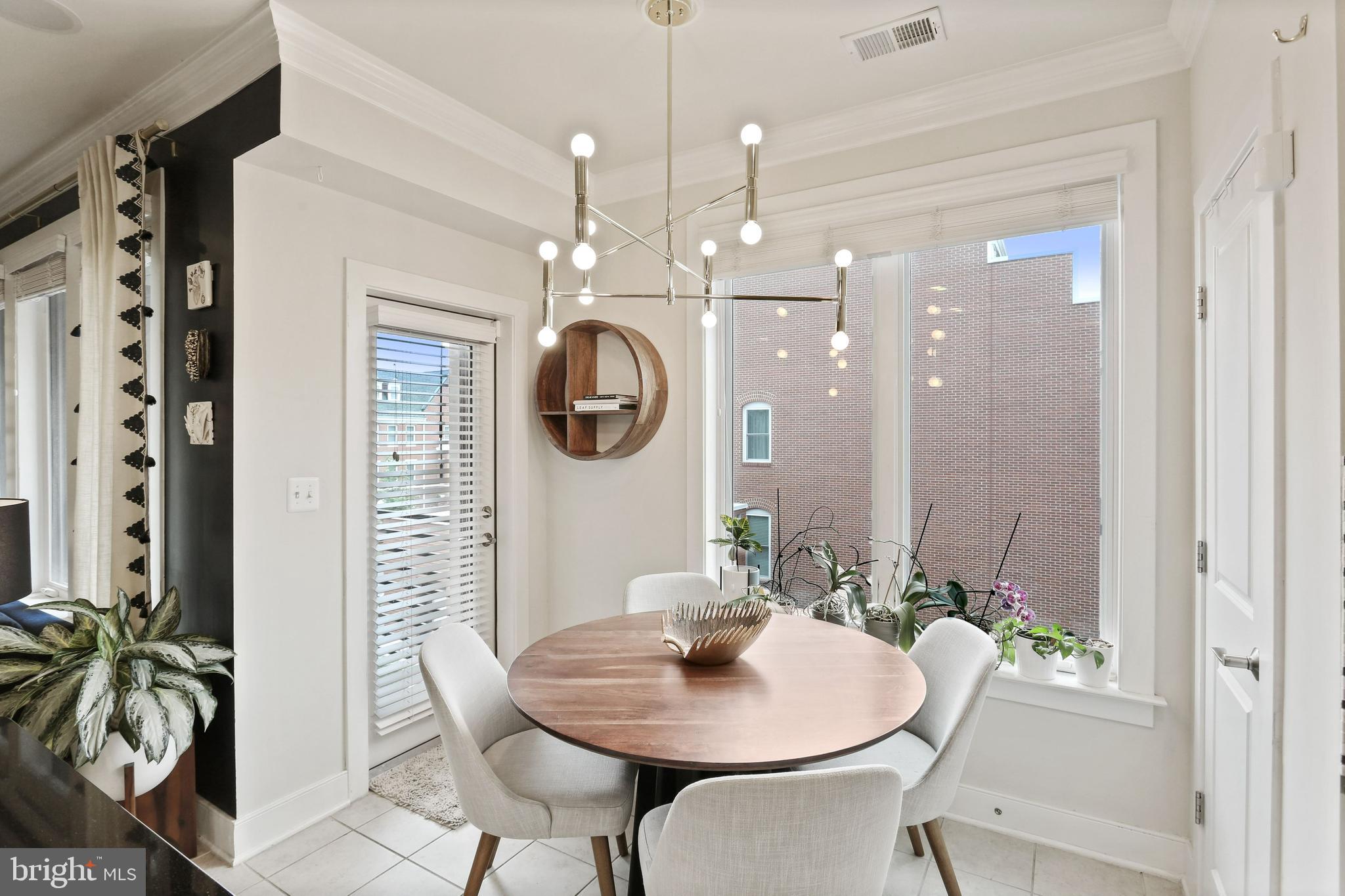 2117 RICHMOND HWY #102