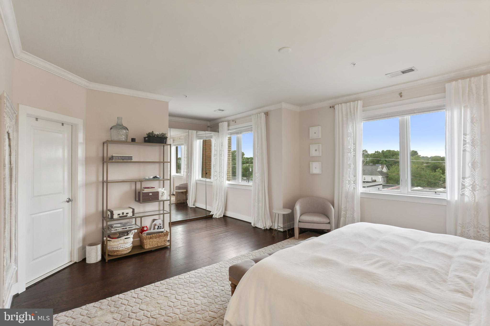 2117 RICHMOND HWY #102