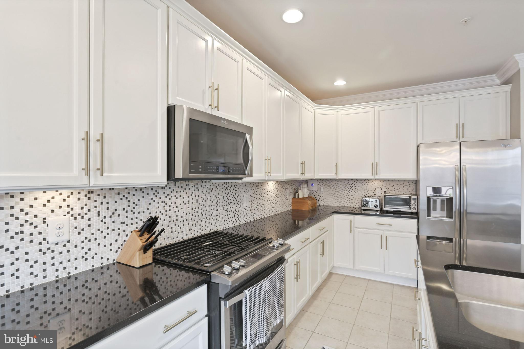 2117 RICHMOND HWY #102