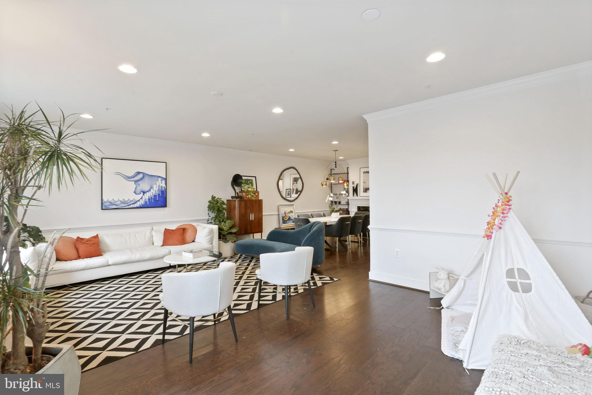 2117 RICHMOND HWY #102