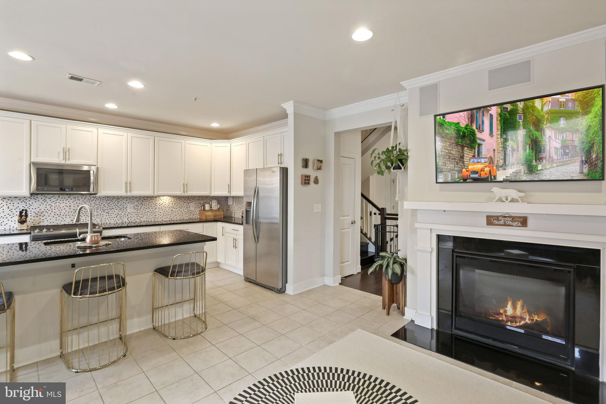 2117 RICHMOND HWY #102