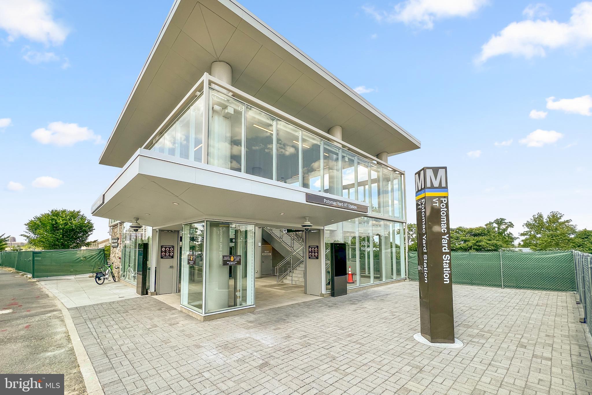 2117 RICHMOND HWY #102