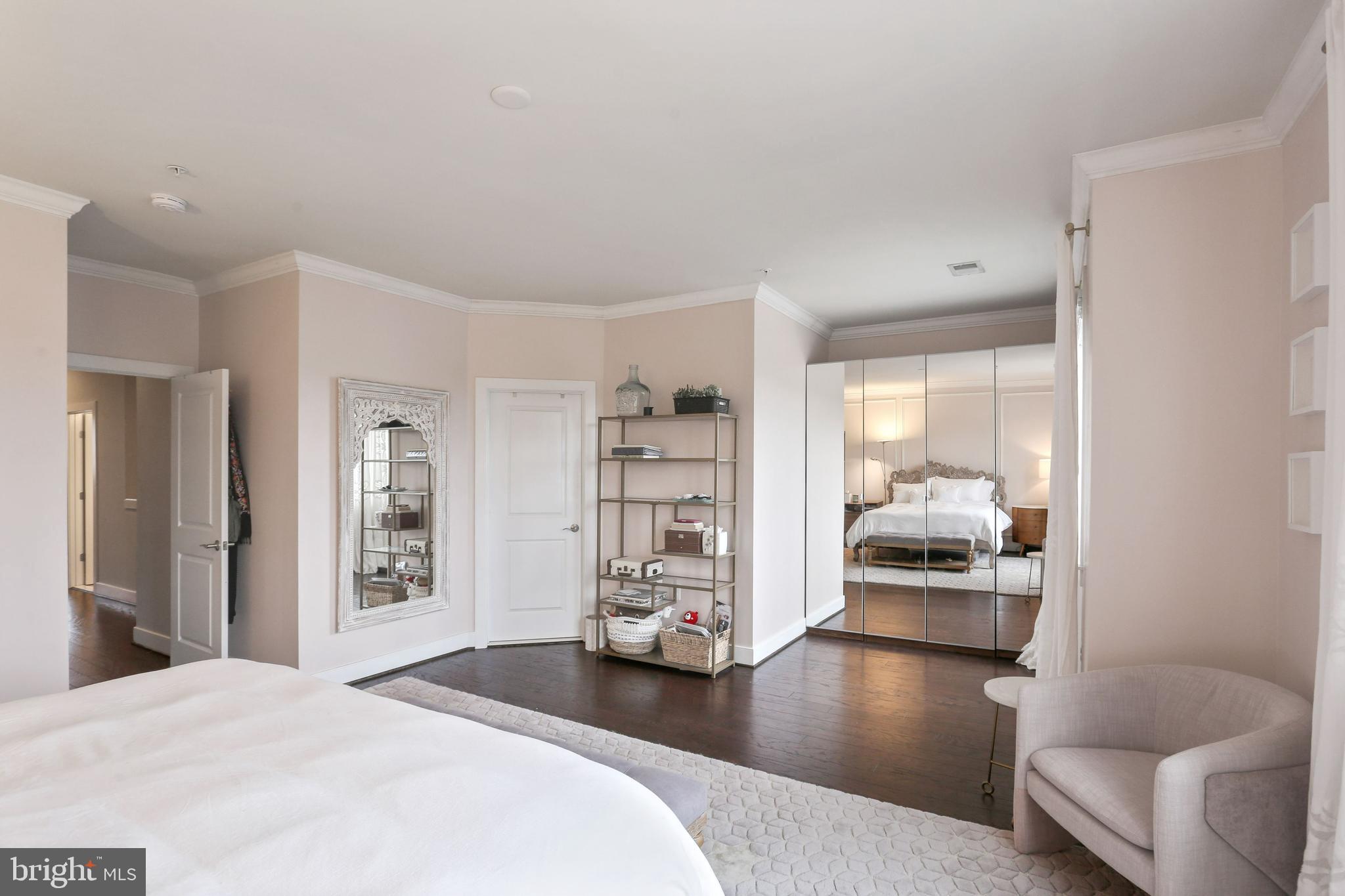 2117 RICHMOND HWY #102