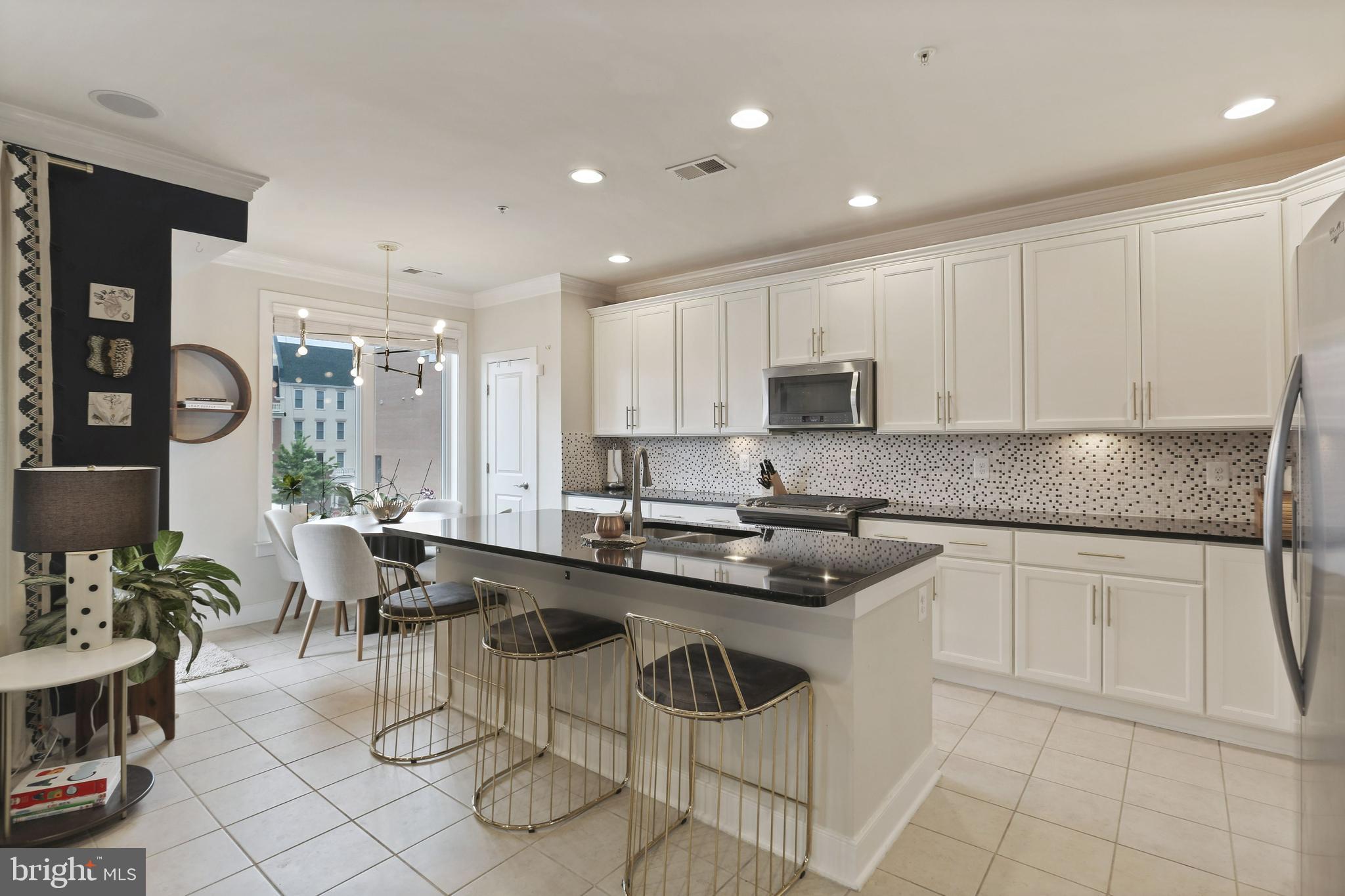 2117 RICHMOND HWY #102