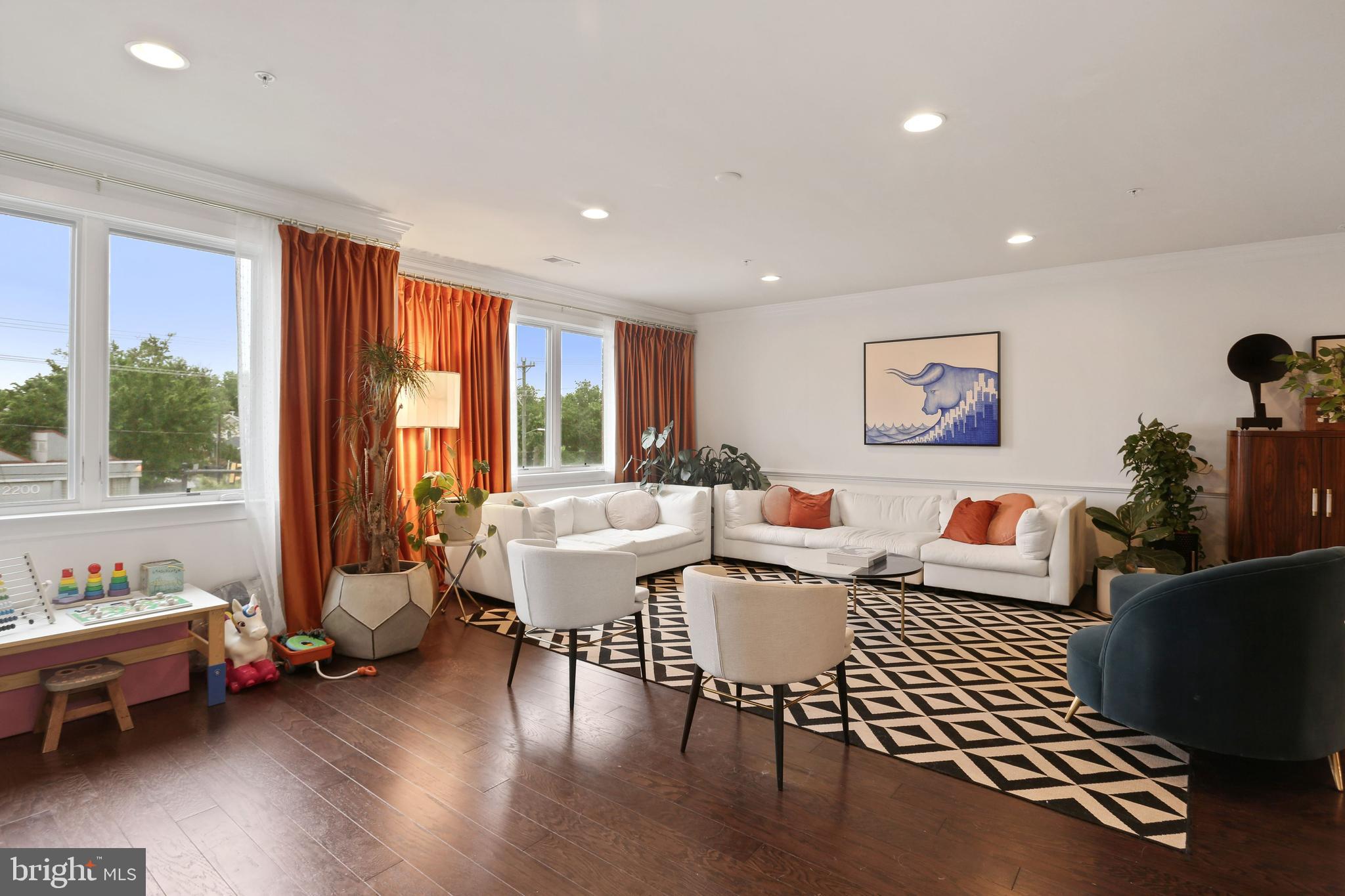 2117 RICHMOND HWY #102