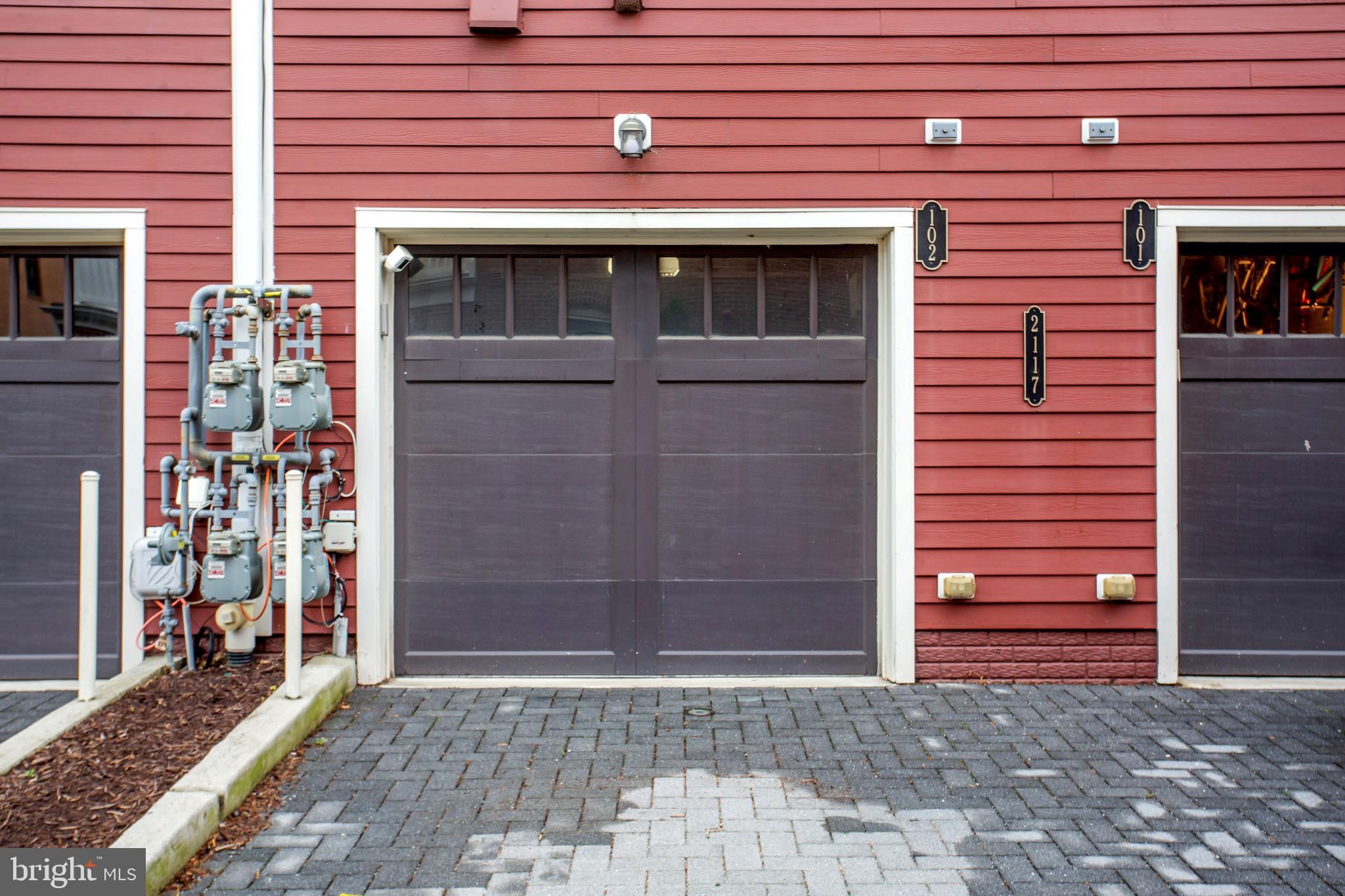 2117 RICHMOND HWY #102