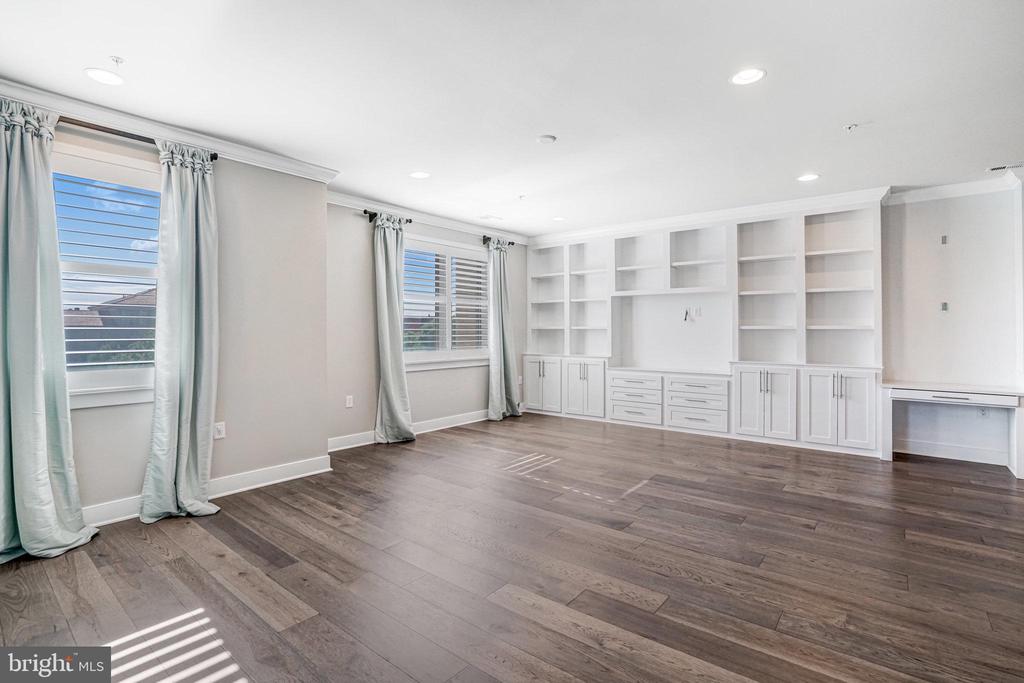 621 BLUEMONT AVE