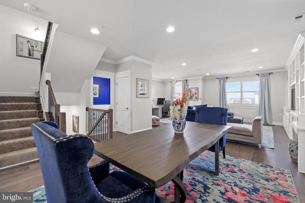 621 BLUEMONT AVE