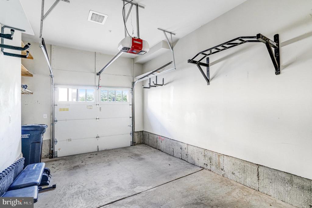 621 BLUEMONT AVE