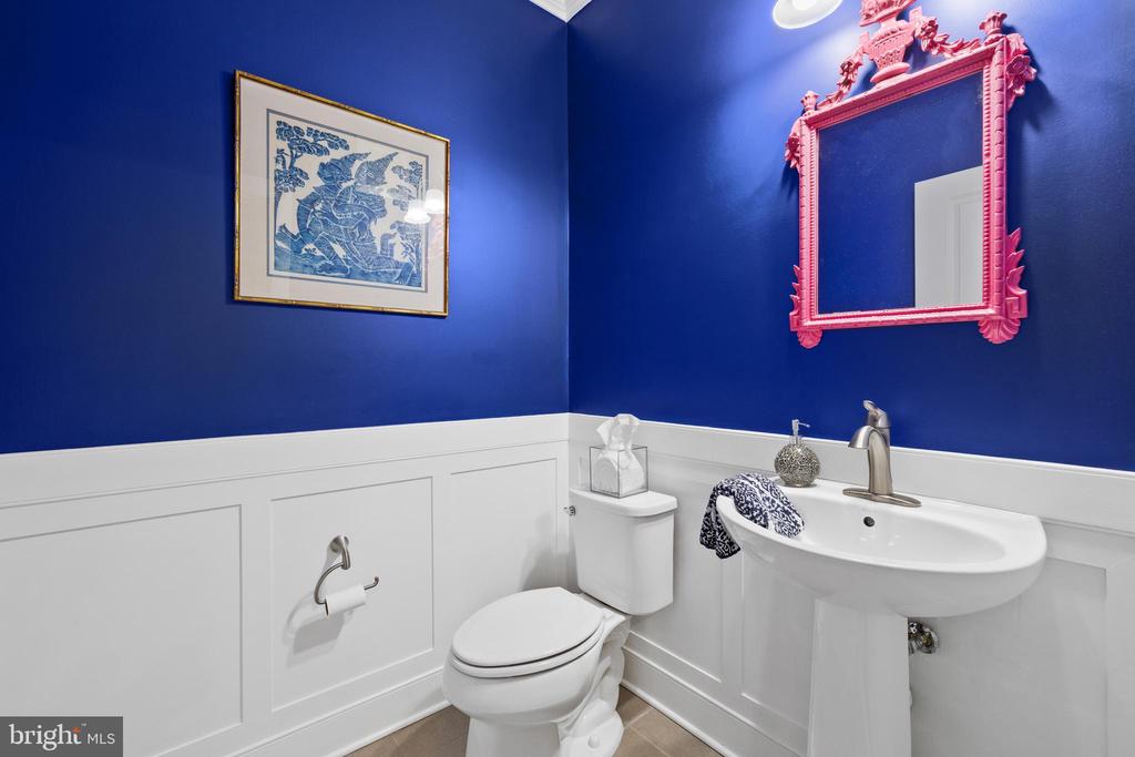 621 BLUEMONT AVE