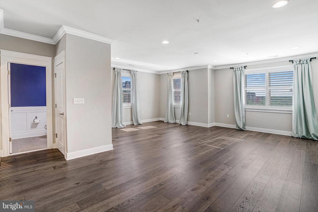 621 BLUEMONT AVE