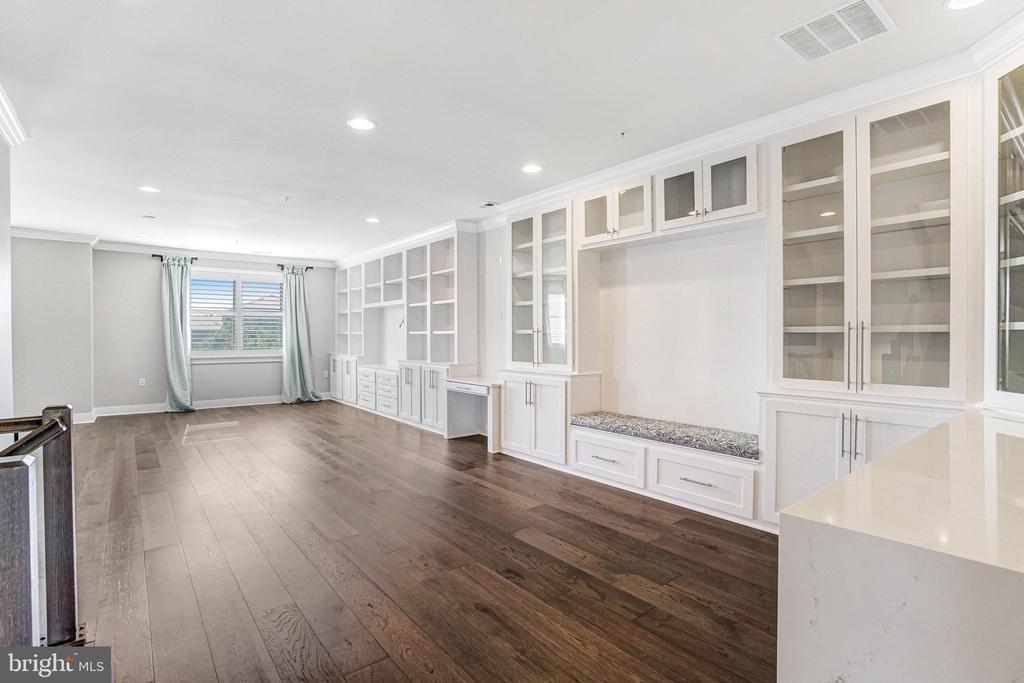 621 BLUEMONT AVE