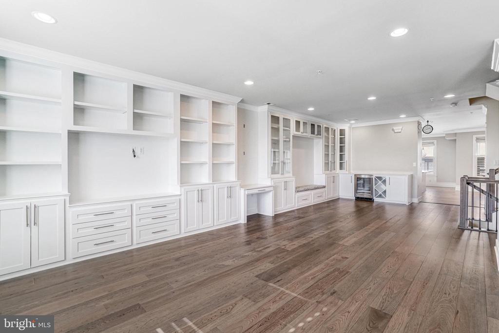621 BLUEMONT AVE